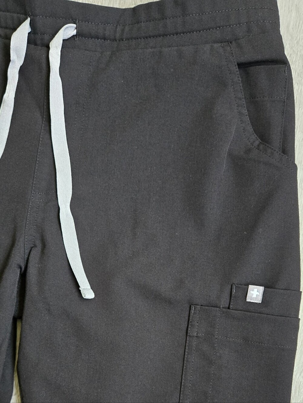 Figs Technical Collection -  Unisex Black cargo scrub pants, size S - Picture 6 of 17